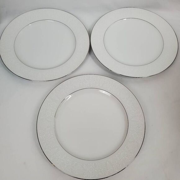 Crown Victoria LOVELACE Pattern White on White With Platinum Trim Bone China Lot - Picture 1 of 5